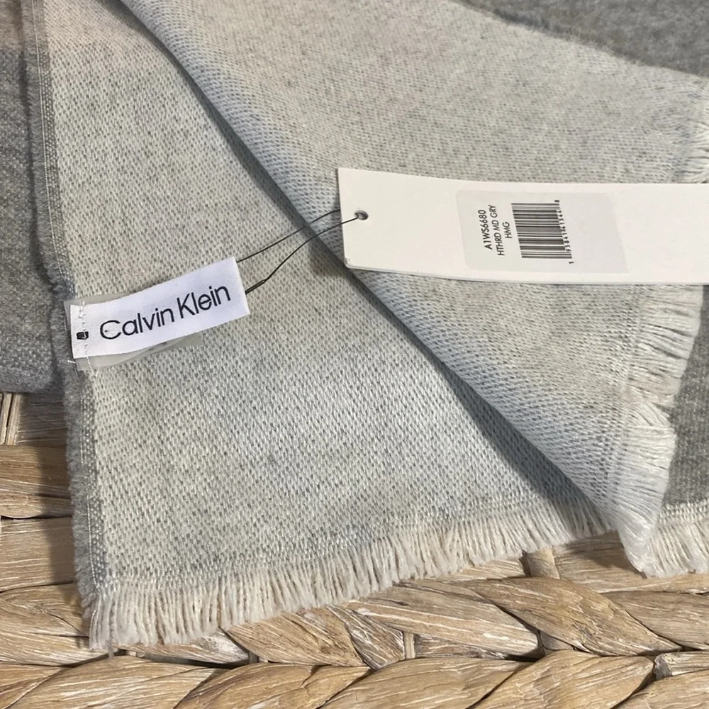Calvin Klein logo Large wrap/Scarf OS